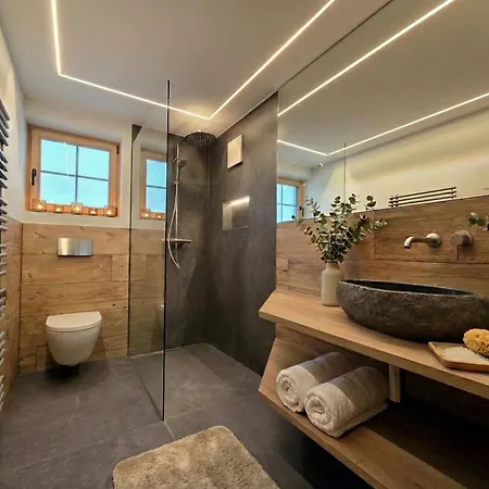 Wasserfallhuesli In Lauterbrunnen, Near Interlaken, Muerren, Wengen Lauterbrunnen