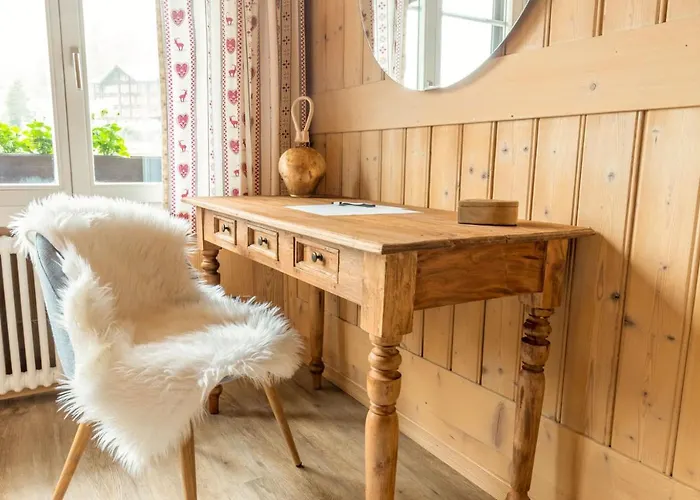 Wasserfallhuesli In Lauterbrunnen, Near Interlaken, Muerren, Wengen Lauterbrunnen