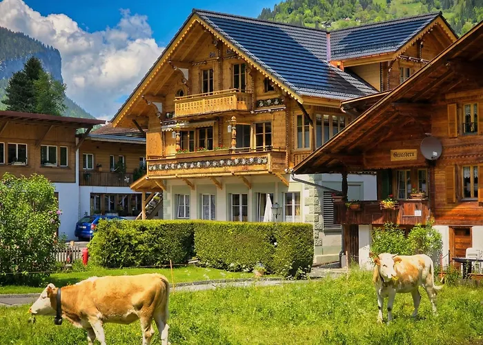 Wasserfallhuesli In Lauterbrunnen, Near Interlaken, Muerren, Wengen * לוטרברונן