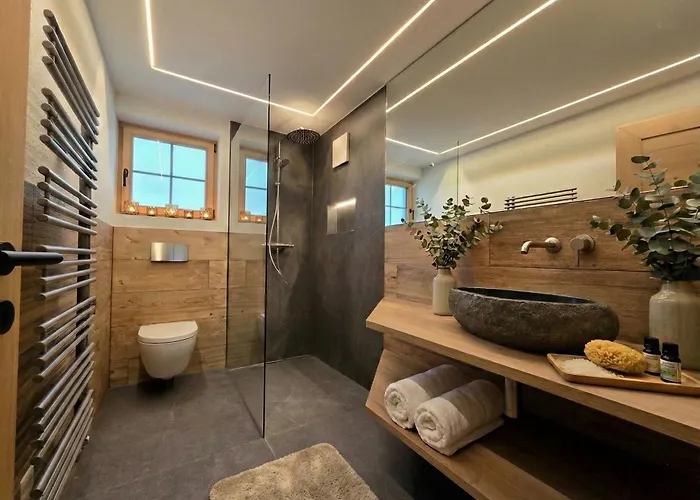 Wasserfallhuesli In Lauterbrunnen, Near Interlaken, Muerren, Wengen Lauterbrunnen